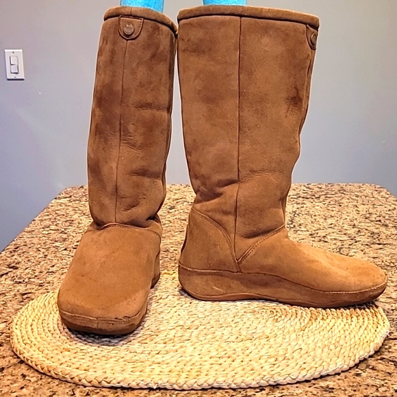 Fitflop Shoes - Fitflop shearling and suede boots